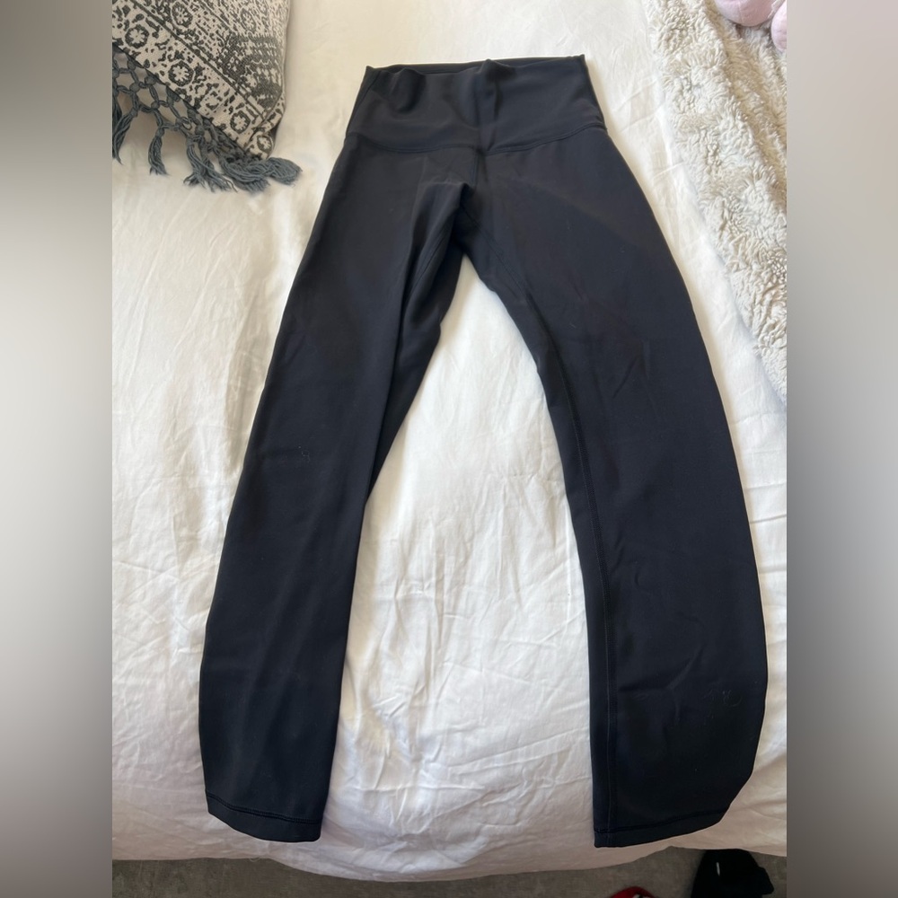 Women’s lululemon Wunder Train 25” leggings Size 2. Brand New